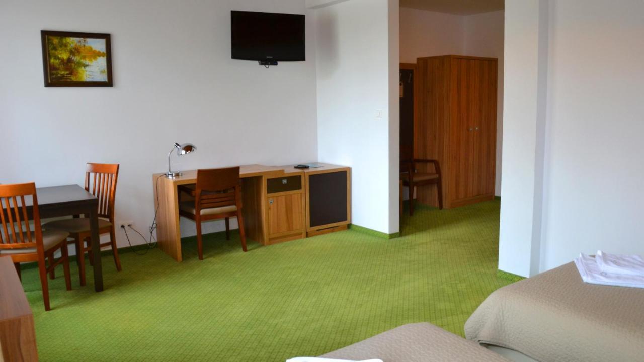 Tawerna Kaper Iława Exterior foto