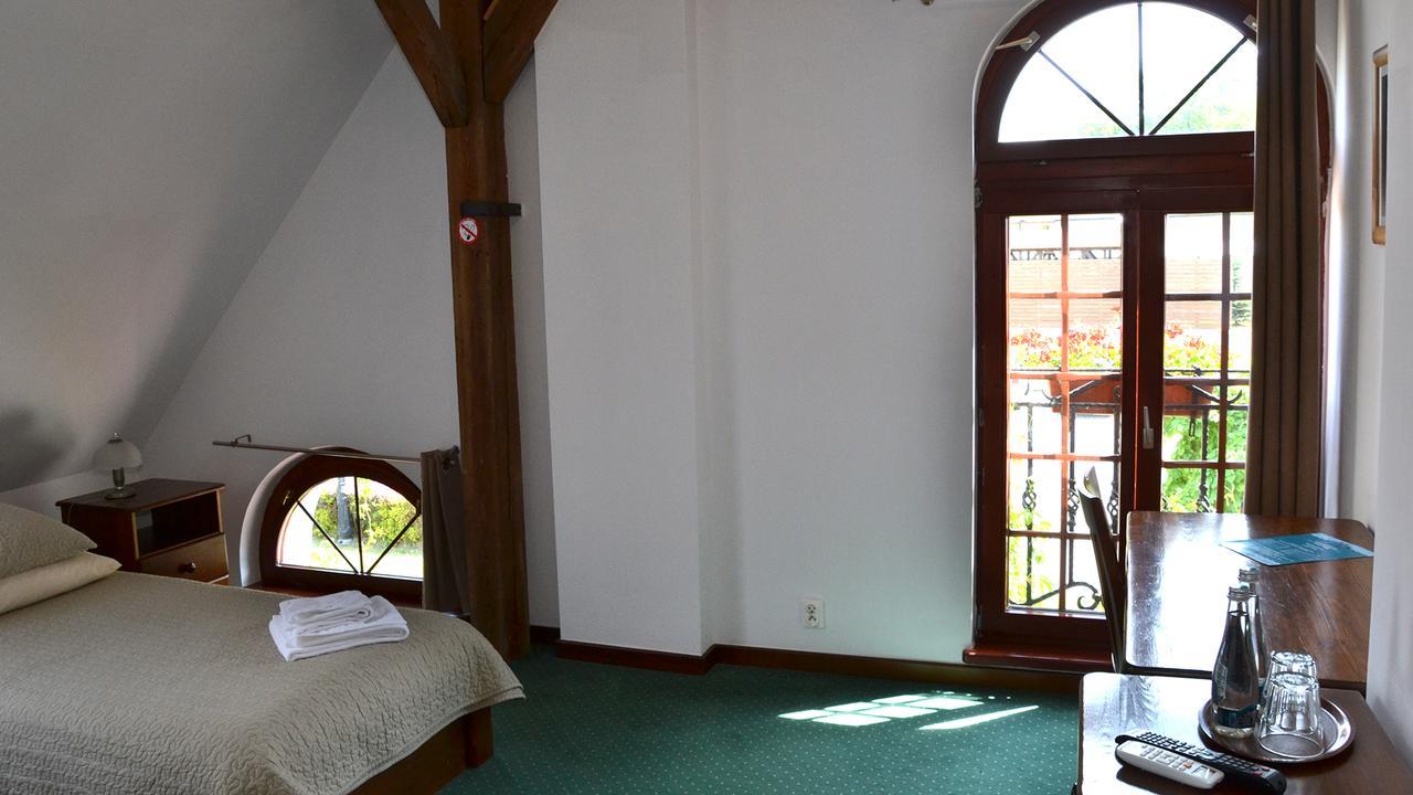 Tawerna Kaper Iława Exterior foto
